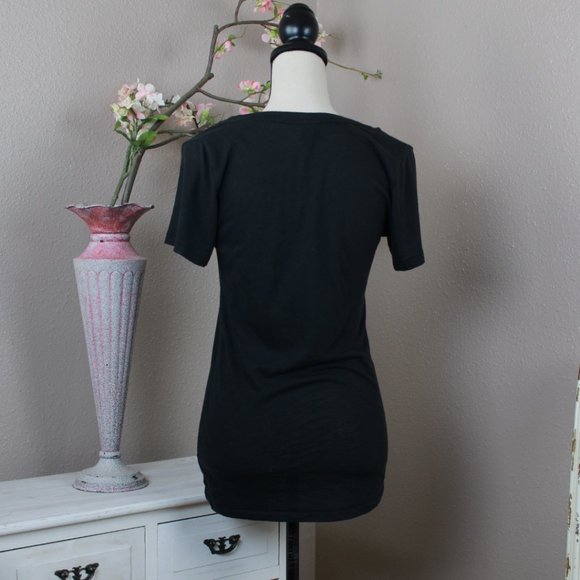 VS Pink V-neck T-shirt Size PS - Picture 3 of 3